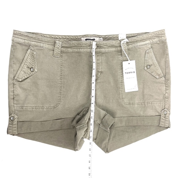 Torrid NWT Khaki Military Short Shorts size 22 - Picture 8 of 9